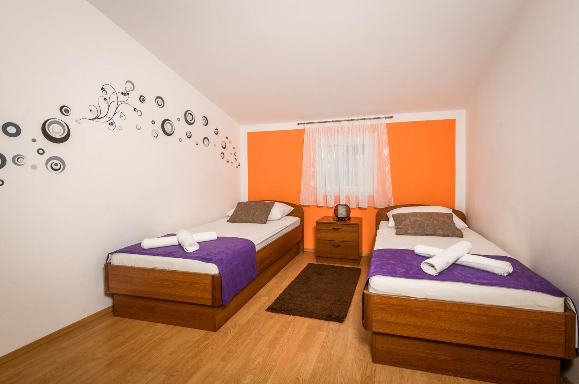 Apartment Emina Vodice