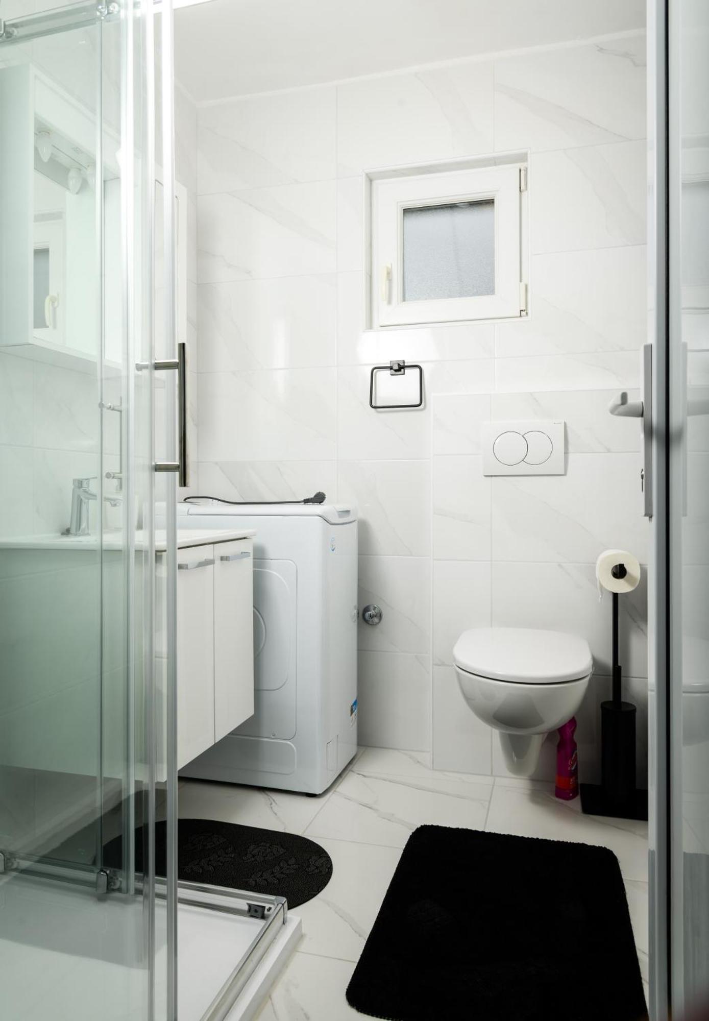 Emina Apartment *